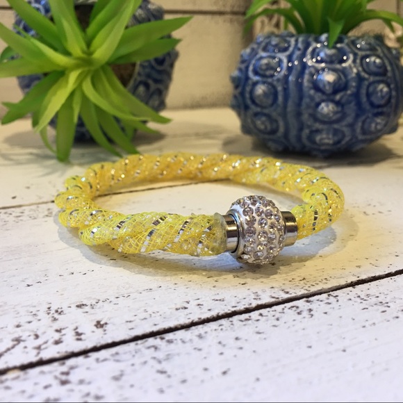 Diamond Mesh Magnet Bracelet - Picture 6 of 6